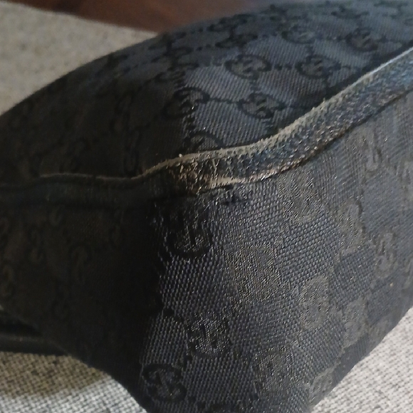 Gucci Black Monogram Shoulder Bag - Picture 7 of 16